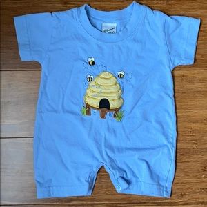 Glorimont Beehive Appliqué Onesie Light Blue